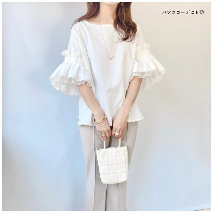 しまむらの「袖メッシュフリル5部袖ブラウス」