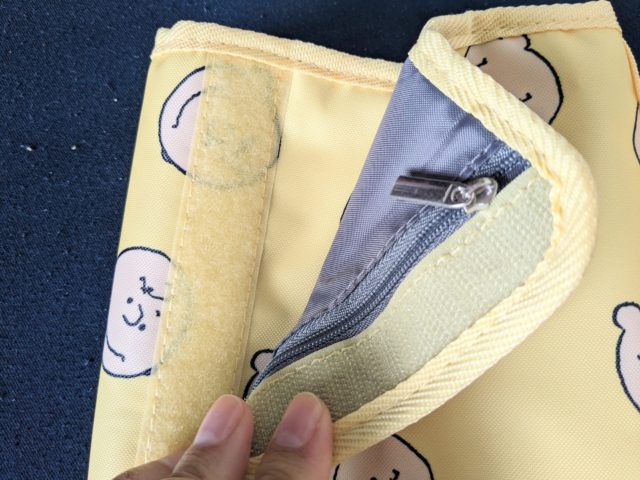 ポーチのマジックテープ部分