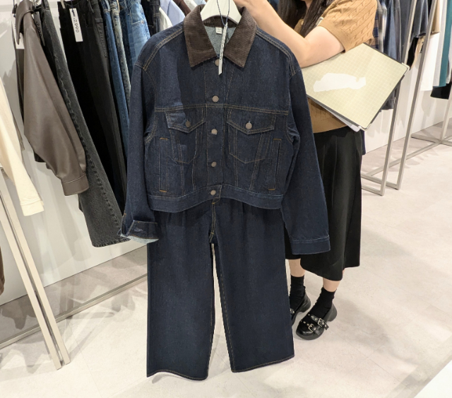 デニムジャケットとジョーツ