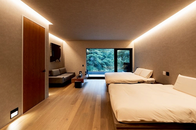 MAIN BEDROOM