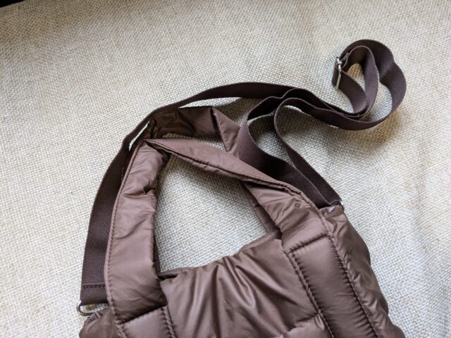 ショルダーストラップ