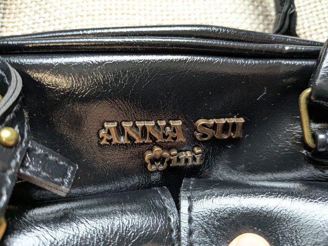 ANNASUIボストンバッグロゴ