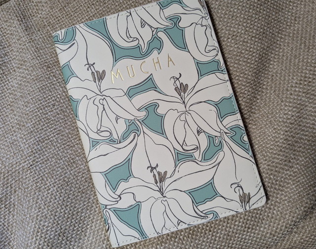 ミュシャ 2026年版手帳のカバー デザイン詳細