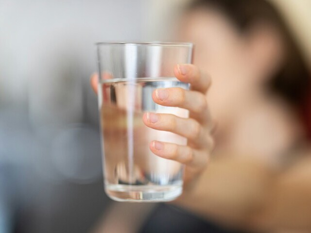 水
