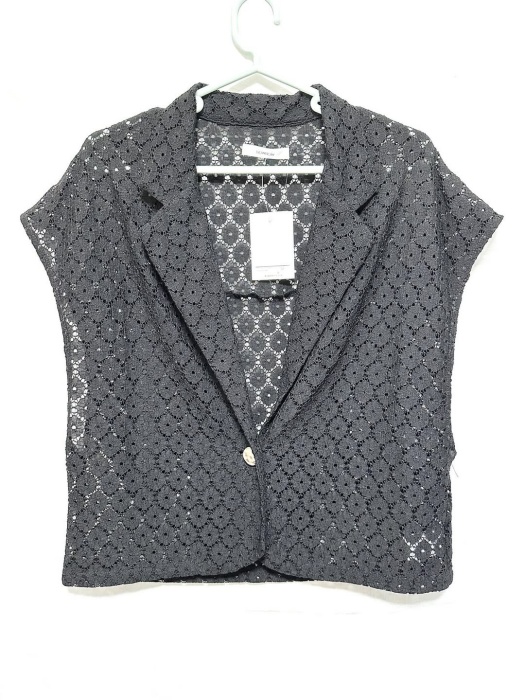 しまむら「レースベスト」