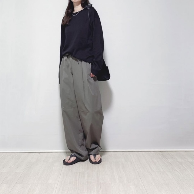 GU「バレルレッグプルオンパンツ」