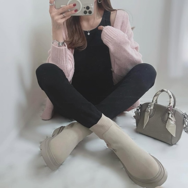 GU「リブニットソックスブーツ」