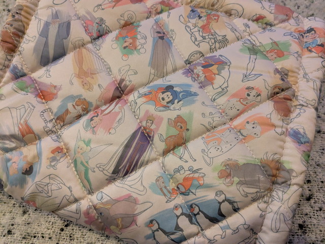 ディズニーキャラクター柄キルティングバッグの内側