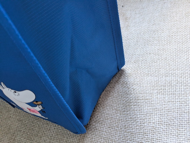 ムーミン松屋銀座ショッピングトートのしっかり自立するマチ部分