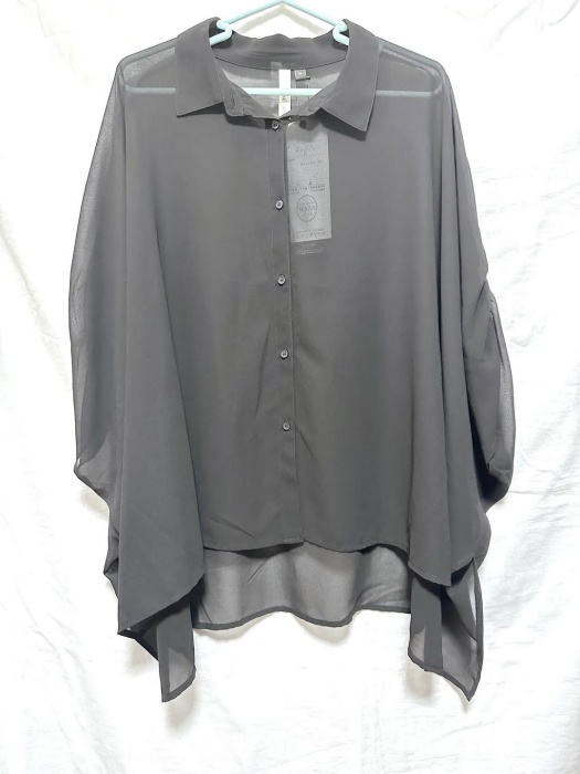 しまむら「シアーポンチョシャツ」