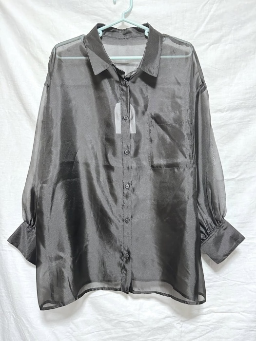 しまむら「ポケット襟付きシアーブラウス」