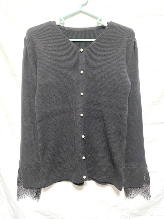 しまむら「袖レースプルオーバー」