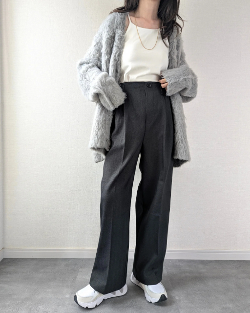 PヘリンボンBDストレートを着たコーデ