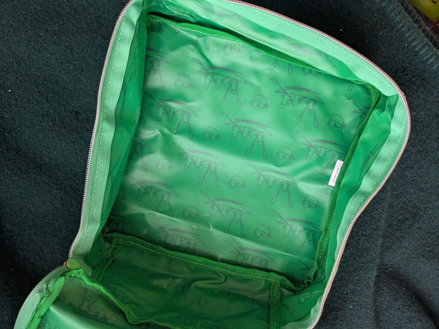 ムーミン収納ケース中