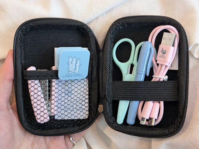 ステーショナリーセットをケースに収納した様子