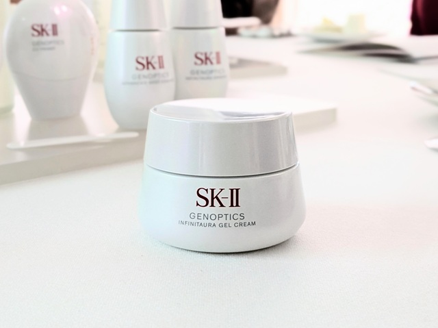 ジェノプティクス インフィニットオーラ ジェルクリームの写真