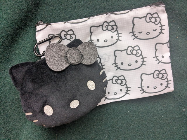 フェイスポーチ&総柄ポーチ