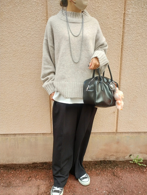 Availのアイボリーニット1