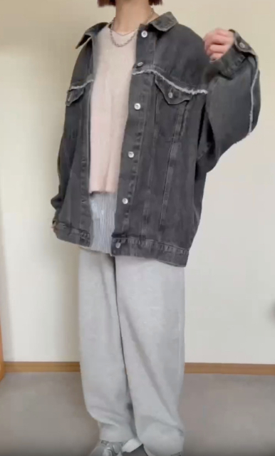 デニムフリンジGジャンを着たコーデ