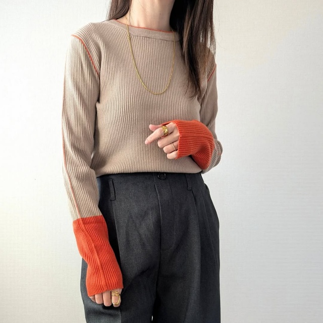 しまむら「袖配色プルオーバー」