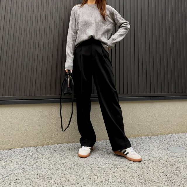 UNIQLO「ミニケーブルクルーネックセーター」