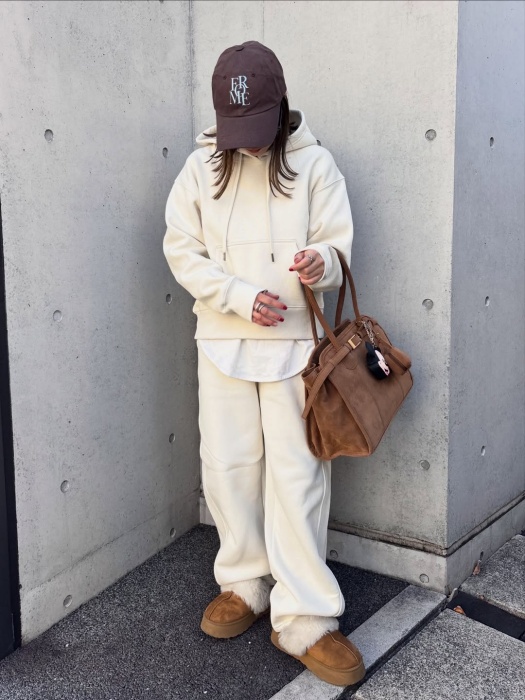 GU「ヘビーウェイトスウェットショートパーカ」