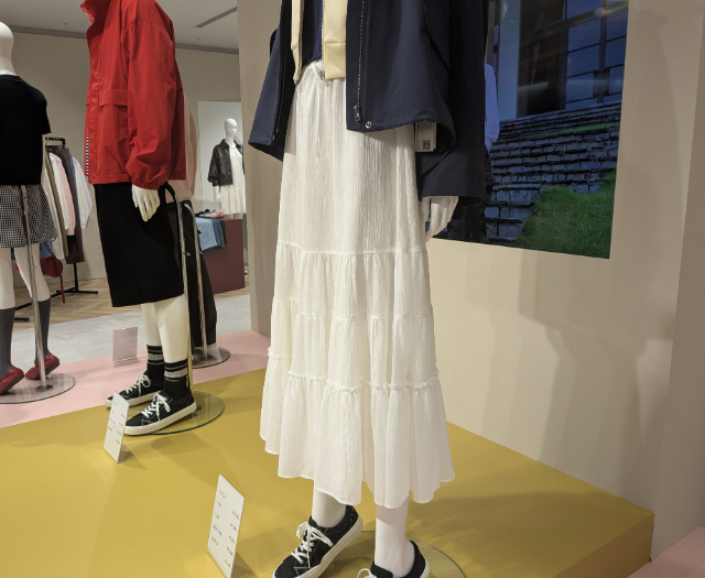 ティアードフレアスカートを着たコーデ