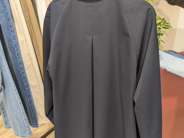 黒のバルマカーンAラインハーフコート