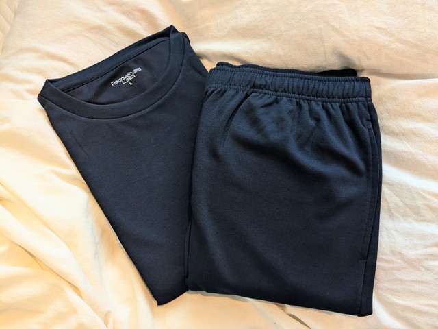 Recoverypro Lab.（リカバリープロラボ）ロングパンツの全体（カラー：ネイビー）