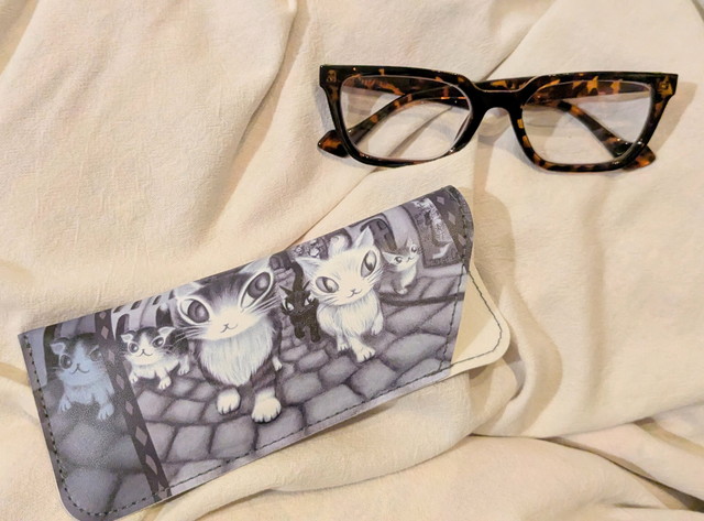 猫のダヤン 大きく見える！ おしゃれなルーペメガネ
