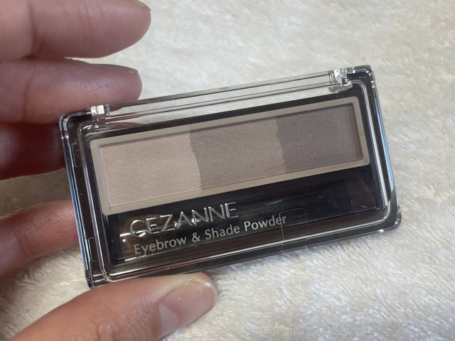 セザンヌ アイブロウ＆シェードパウダー 色味アップ