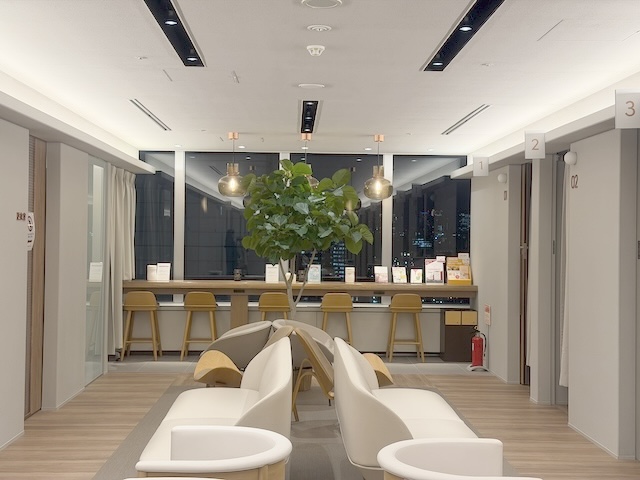 検査後に休憩できるラウンジのようなスペース