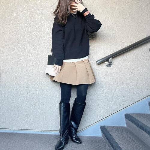 GUのブラックトップス4