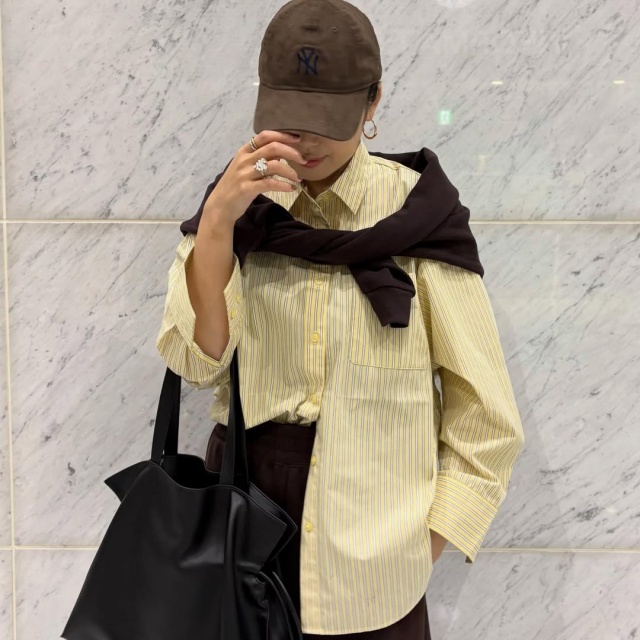 GU「ドルマンスリーブストライプシャツ」