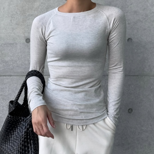 UNIQLO「極暖ヒートテックカシミヤブレンドクルーネックT」