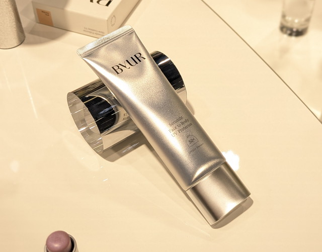 バイユア セラムフィット フェイストゥボディ UV プロテクター