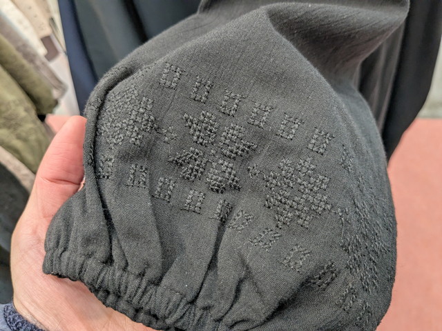 ワンピースの刺繍部分