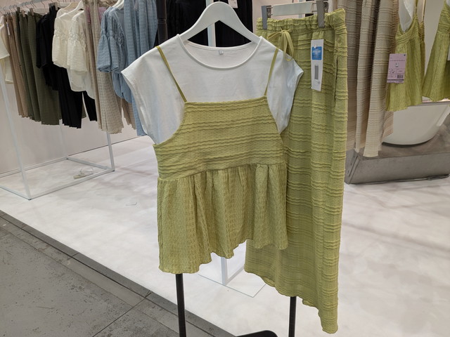 レイクールボーダーキャミソールとレイクールボーダースカート