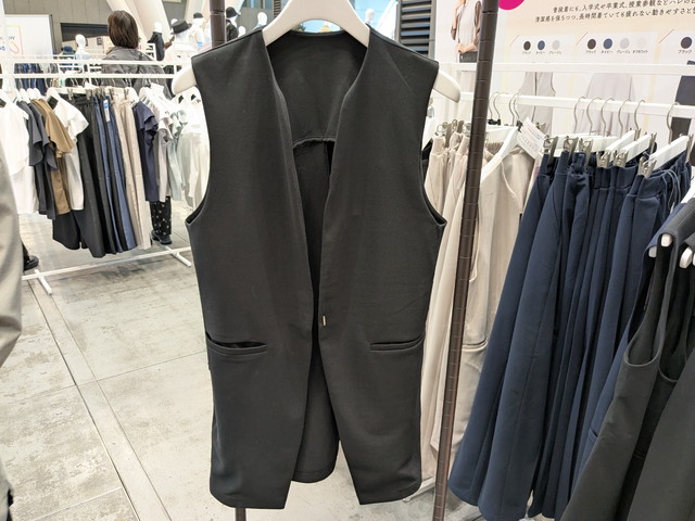 黒のハレナリージレジャケット