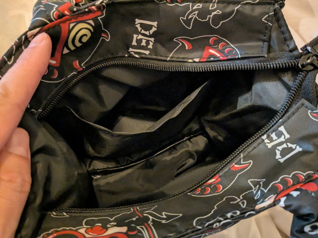 バッグ内側の内ポケットと裏地