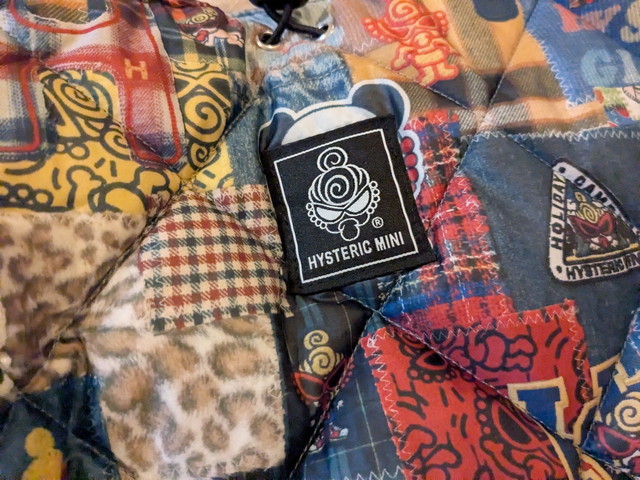 HYSTERIC MINIの織りネームタグのアップ