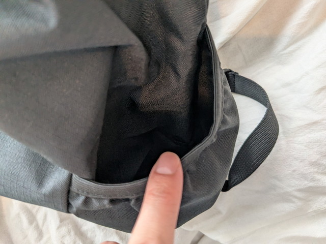 バッグ内部の収納スペース全体