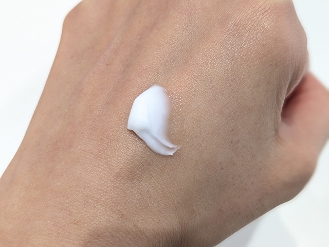 TK クリームのテクスチャ