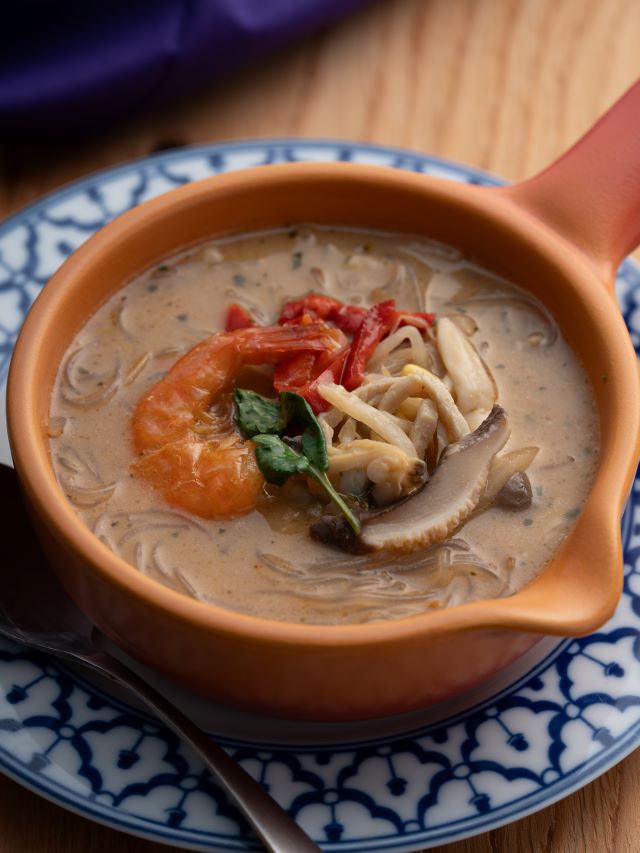 成城石井自家製 海老味噌香る具沢山春雨スープ（トムヤムクン）（海老ときのこの春雨スープ）