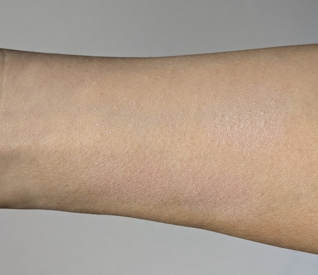 「ケイト ポッピングシルエットシャドウ」の写真