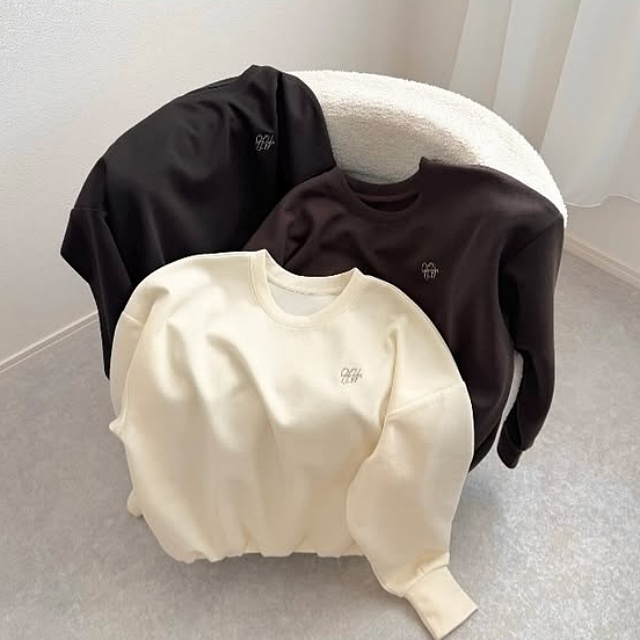 しまむら「刺繍ダンボールトレーナー」