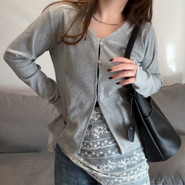 しまむら「リブVネックカーディガン」