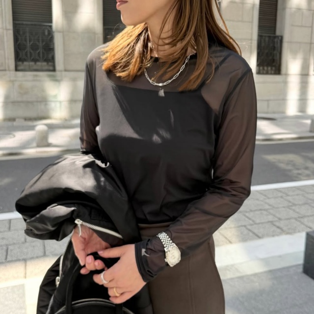 UNIQLO「シアーメッシュクルーネックT」
