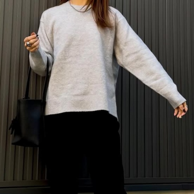 UNIQLO「スフレヤーンクルーネックセーター」