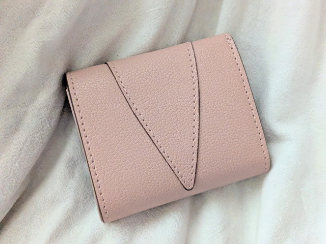 VIS フラワーカット財布ミニ 背面 Vカットステッチ